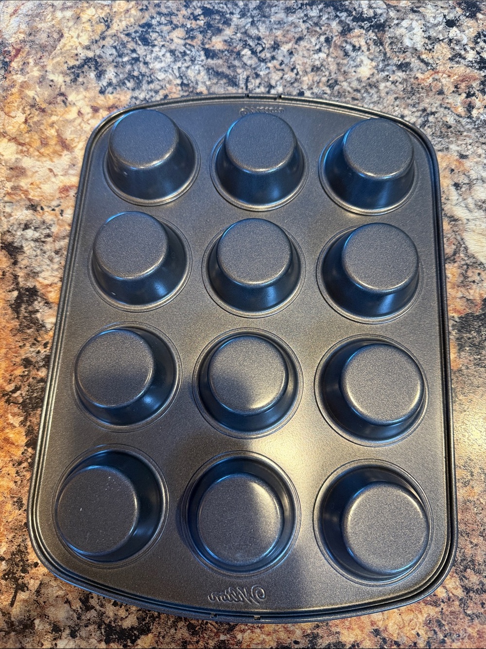 Cupcake/Mini Muffin Pan - Picture 2 of 2